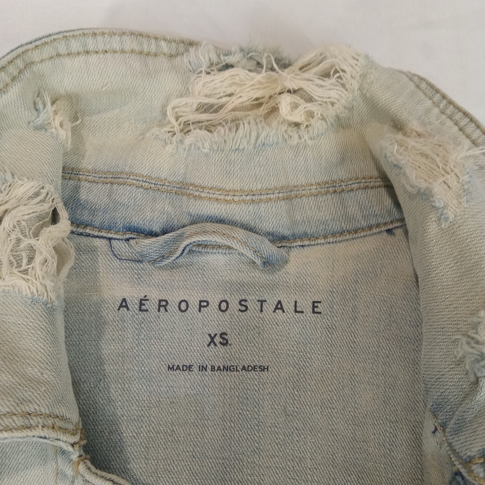Aeropostale Women's Faded Blue Ripped Denim Jacket Size XS - Picture 9 of 16
